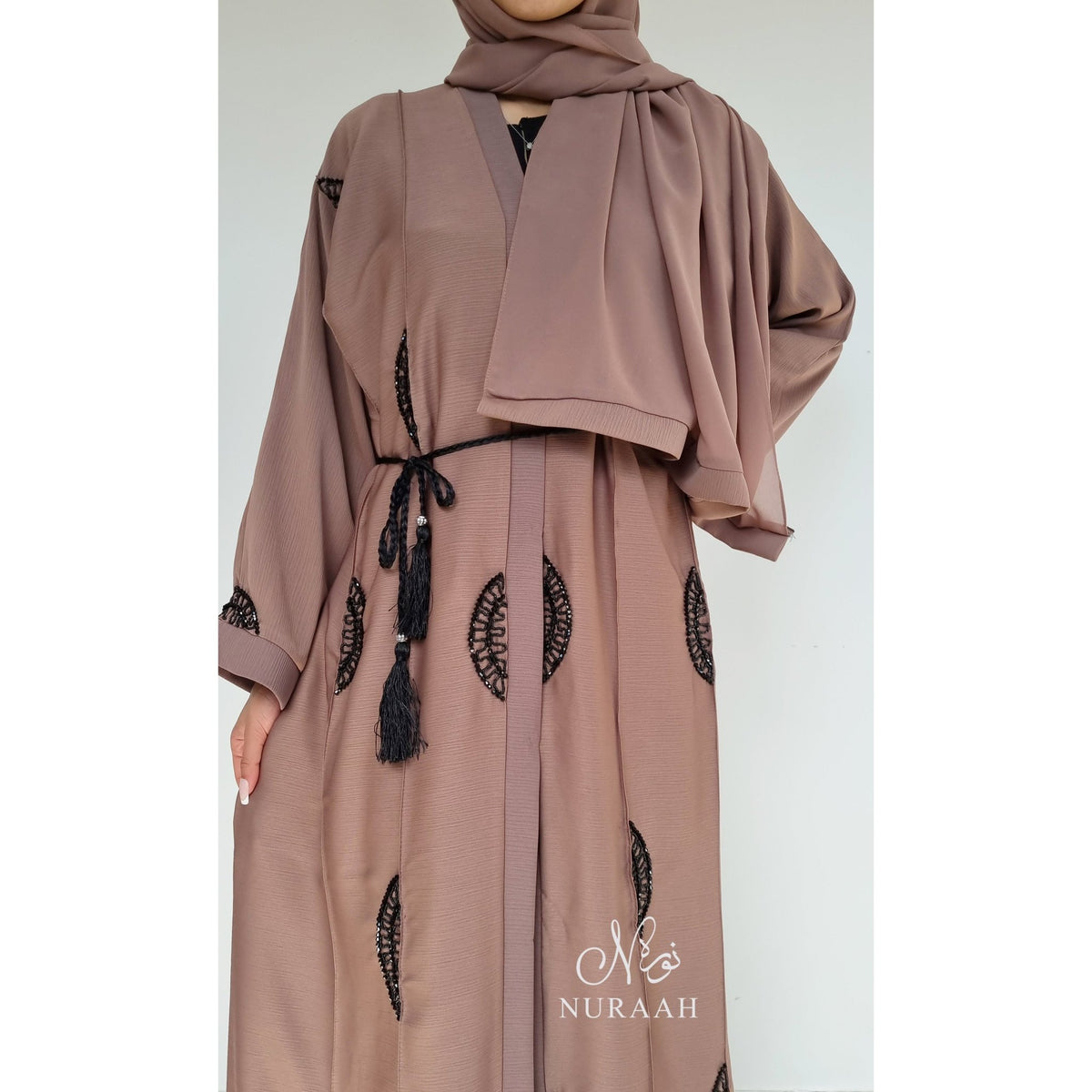 Beige on sale abaya uk